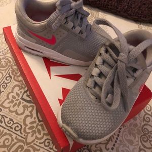 Nike Air Max gray and pink Size 5 Toddler